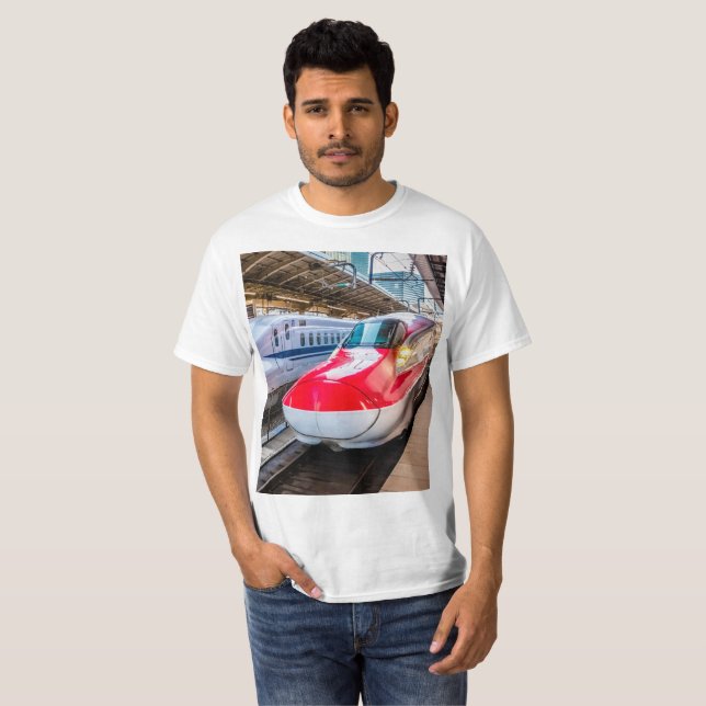 Två Shinkansen vid Tokyo Station T Shirt (Hel framsida)