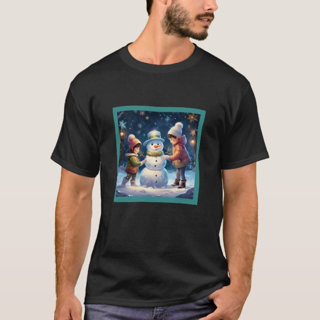 Två små barn som Bygger en jul Snögubbe T Shirt (Framsida)
