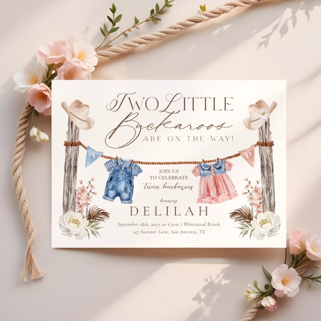 Två små bockaroos är på väg att visa sig vara en b inbjudningar (Two Little Buckaroos Are on The Way Baby Shower Invitation)
