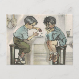 Två små pojkar spelar med Dice Vykort