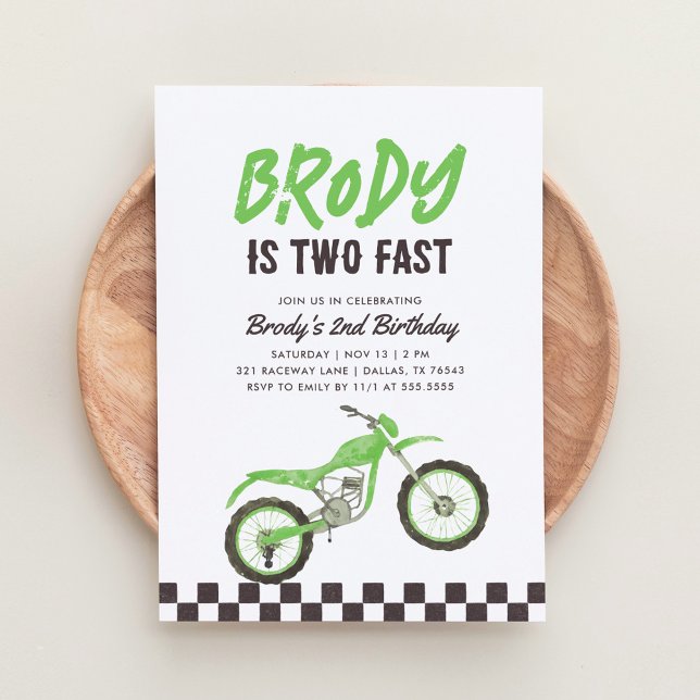Två snabba Gröntar Dirt Bike Boy 2:a födelsedagen Inbjudningar (Skapare uppladdad)