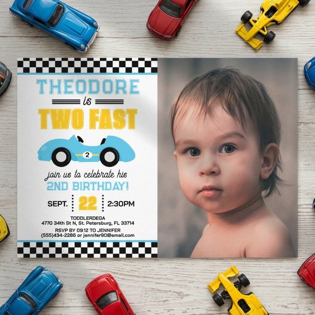 Två Snabba Racingbil 2-års Födelsedagsfest Foto Inbjudningar (Skapare uppladdad)