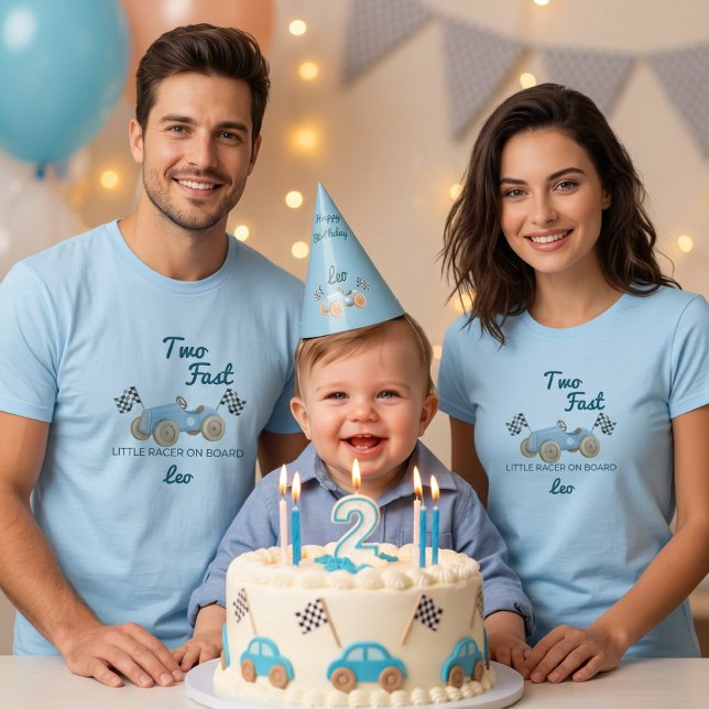 Två snabba tävlingsbil mamma 2-års födelsedag pitc t shirt (Skapare uppladdad)