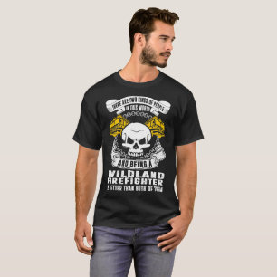 Två sortfolk i världsWildlandbrandman T Shirt