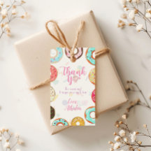 Två söta snygga donuts födelsedag