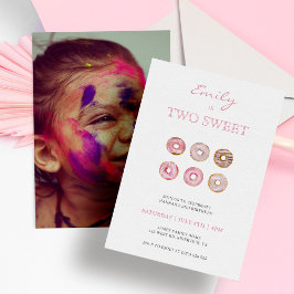 Två sötade Rosa Donuts Foto 2:a födelsedagen Inbjudningar