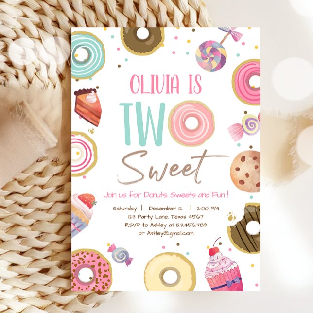 Två sötsaker Candy Donut Girl Andra födelsedagen Inbjudningar (Skapare uppladdad)