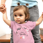 Två Spooky Girl Födelsedagsfest T Shirt<br><div class="desc">Tröja för ditt barns födelsedagsfest för halloween tema! Illustration av halloween-varelser. I texten står det "XX är en tvåa."</div>