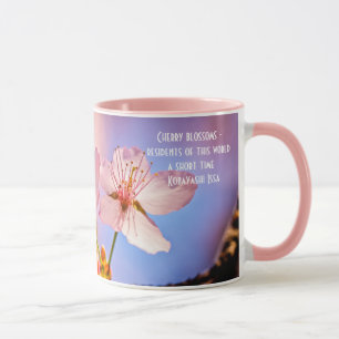 Två Sunlit Sakura-Blommar Mugg