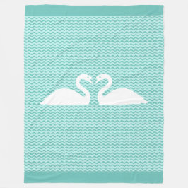 Två Svanar och Vågigt Mönster Fleecefilt