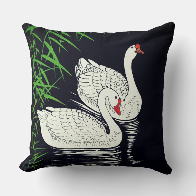 Två Svanar på en Bassäng - vit på en svart bakgrun Kudde (Framsida)