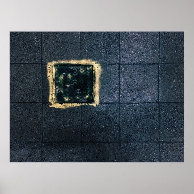 Två svarta och bruna träskivor poster (Framsidan)