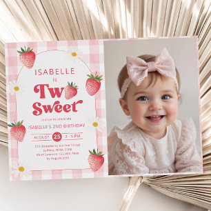 Två Sweet Girl Strawberry 2:a födelsedag Party Pho Inbjudningar
