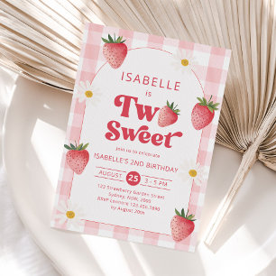 Två Sweet Girl Strawberry 2:a födelsedagen Party Inbjudningar