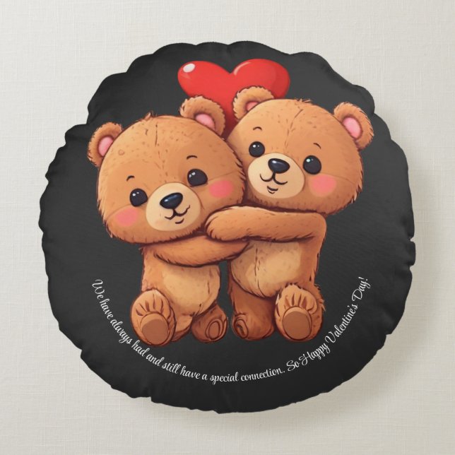 Två tecknader bär på kramning. rund kudde (Framsidan)