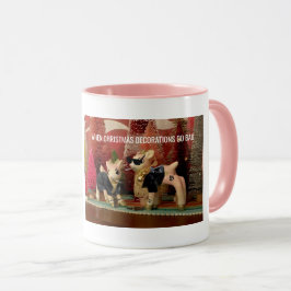 Två-tona muggen, när julpyntet går dåligan mugg