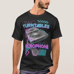 Två turbord och mikrofon Retro 80s Vinyl DJ T Shirt
