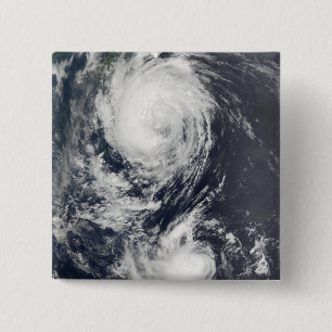 Två Typhoonsystem som att närma sig fjärran ös Knapp
