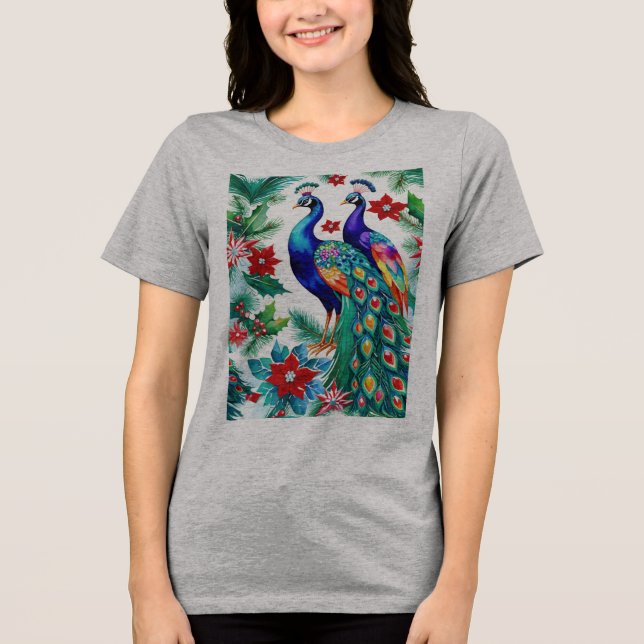 Två vackra julpeacockar med Poinsettias T Shirt (Framsida)