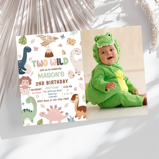 Två Vilder Cute Dinosaur 2:a födelsedagsfoto Inbjudningar (Skapare uppladdad)