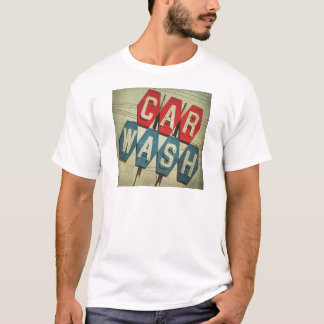 Tvättar den Retro diamanten formade bilen Tee Shirt