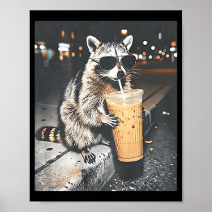 tvättbjörn dricker iskaffe rolig anima poster