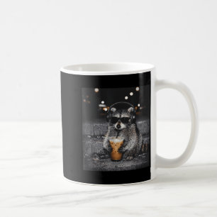 Tvättbjörn dricker iskaffe rolig djur meme män kaffemugg