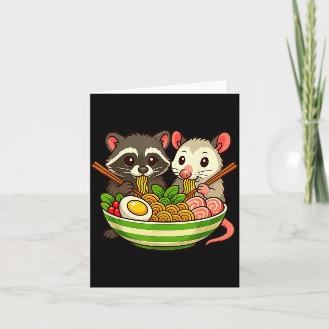 Tvättbjörn och pungråtta äter Ramen Nudlar  Kort (Framsida)