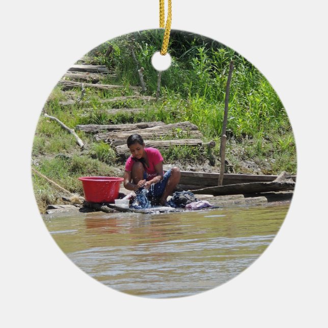 Tvättdag på floden julgransprydnad keramik (Framsidan)