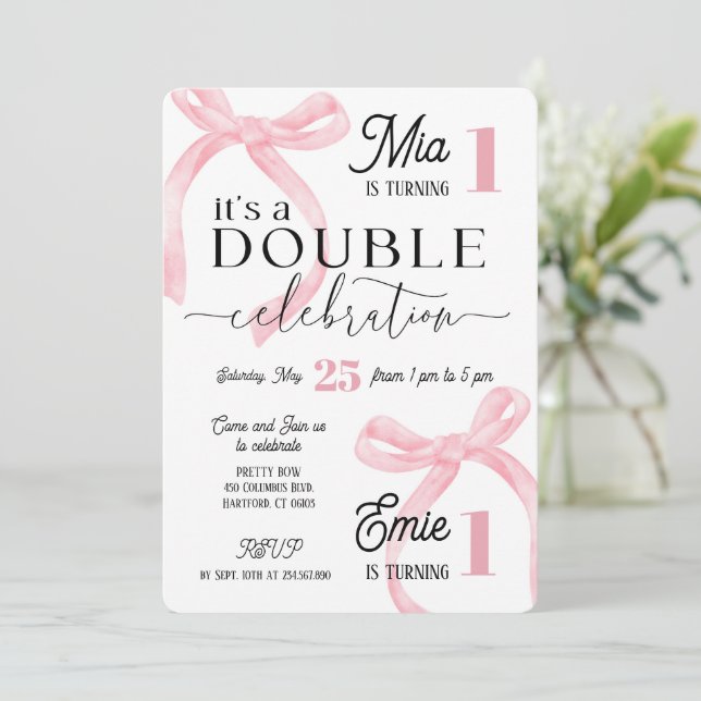 Tvillingar firar födelsedag med Rosa Coquette Inbjudningar (Stående Fram)