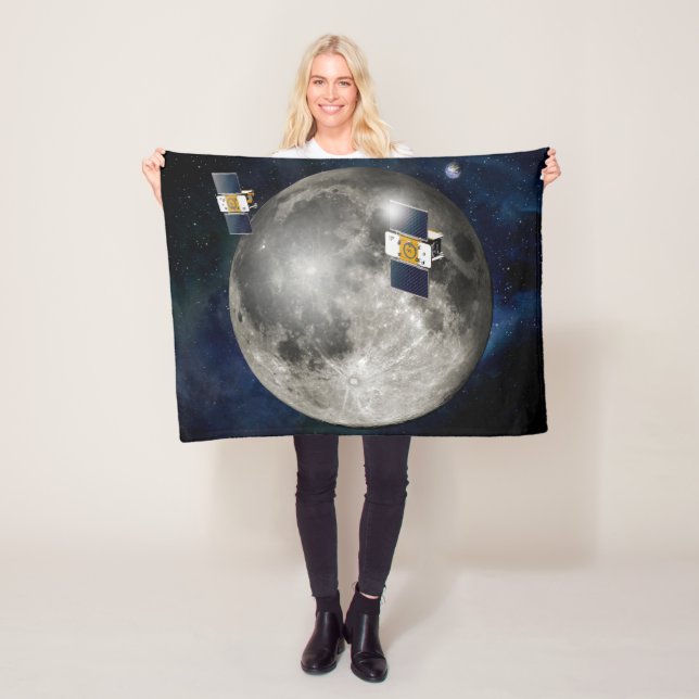 Tvillinggrafik som omger Måne. Fleecefilt (På plats)