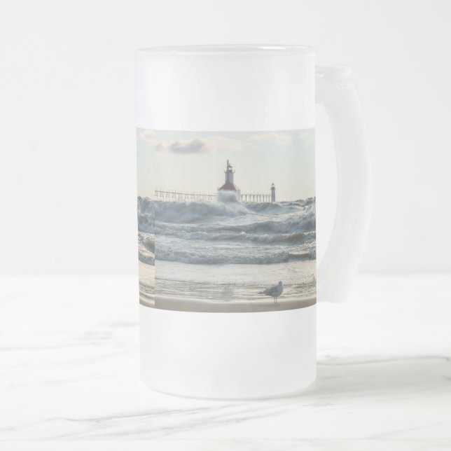Tvinga bakom vacker frostad glas ölmugg frostat ölglas (Framsida höger)