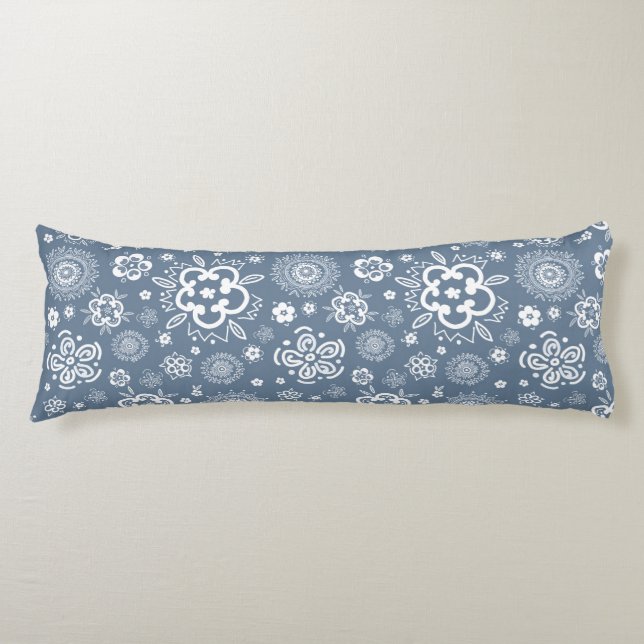 Twilight Garden - en vanlig Blommigt Dance Kroppskudde (Framsidan)