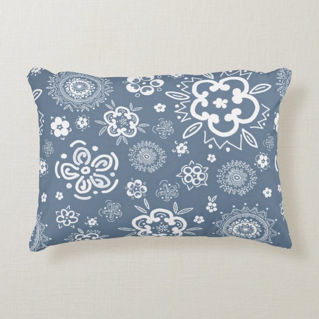 Twilight Garden - en vanlig Blommigt Dance Prydnadskudde (Framsidan)