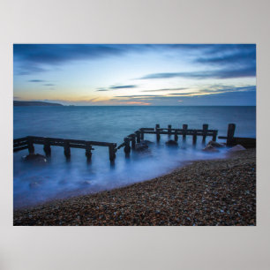 Twilight Himlar over Shoreline and Breakwater Poster