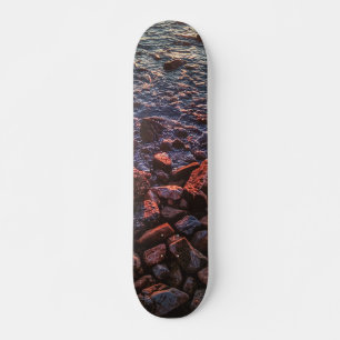Twilight Treasures: Rocky Beachscape Mini Skateboard Bräda 18,5 Cm