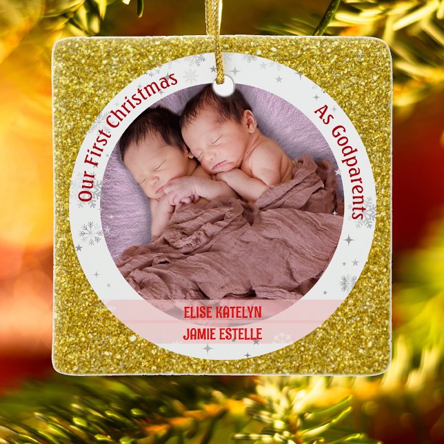 Twillingar Flicka 1:a Julafton som gudföräldrar 2  Julgransprydnad Keramik (Elegant Modern Cute Golden First Christmas as Godparents Twin Girls Photo Swaddled Babies Glitter)