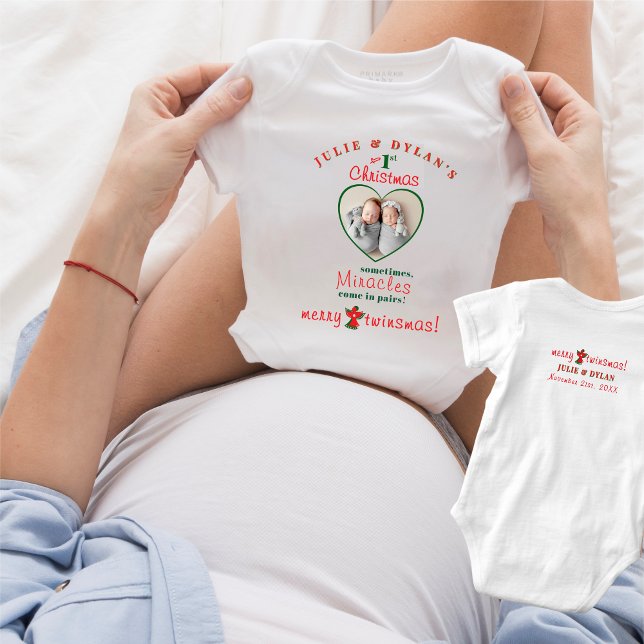 Twillingar Miracles Kom i par Baby 1:a jul T Shirt (Twins Miracles Come In Pairs Heart Photo Collage Merry Twinsmas Baby 1st Christmas Baby Bodysuit)