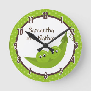 Twin Peas in a Pod Grönt Polka Personlig Clock Rund Klocka