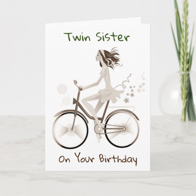 **TWIN SISTER** JUSTERA BIRTHDAY KORT (Framsida)