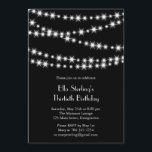 Twinkle Ljus Birthday Inbjudan (svart)<br><div class="desc">Många-trålar av ljus gör denna inbjudan verkligen skygg. Det är enkelt att anpassa för vilken ålder som helst. Det visas på grundläggande papper. Jag rekommenderar dock att man hissar den metalliska is som är papprare för att få fram ljusets gnistra.</div>