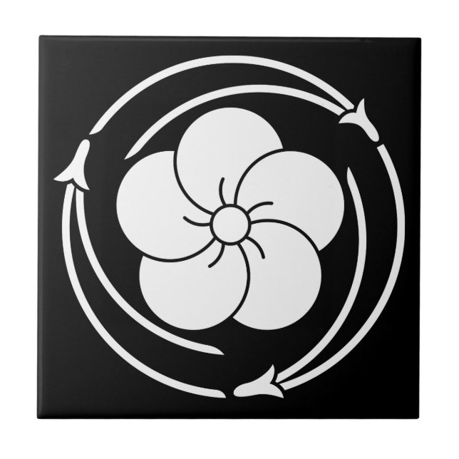 Twisted plum blommar i gräs nål ring kakelplatta (Framsidan)