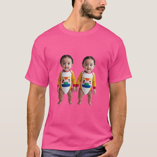 Two adorable, identical twin girls t shirt (Framsida)