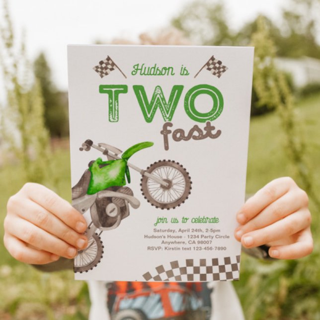 Two Fast Green Dirt Bike Invitation Inbjudningar (Skapare uppladdad)
