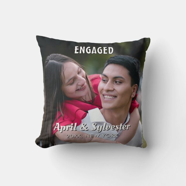 Two Hearts One Love Personalized Engagement Photo  Kudde (Framsida)