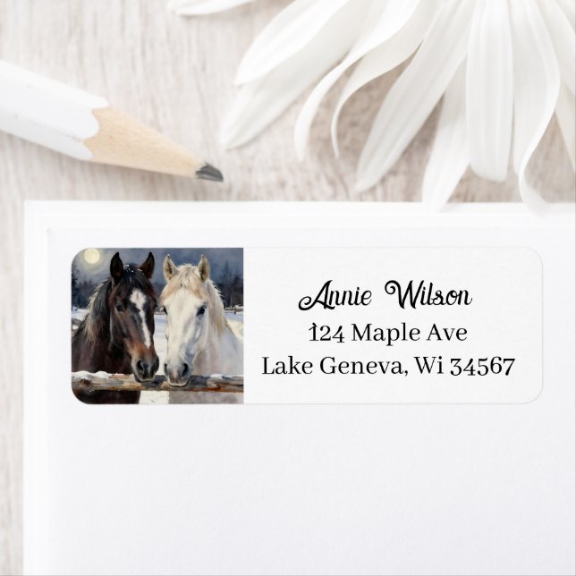 Two Horses on a Snowy Farm | Personalized Returadress Etikett (Insitu)