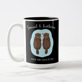 Two Lovely Cute Otters Custom Name Valentine's Day Två-Tonad Mugg