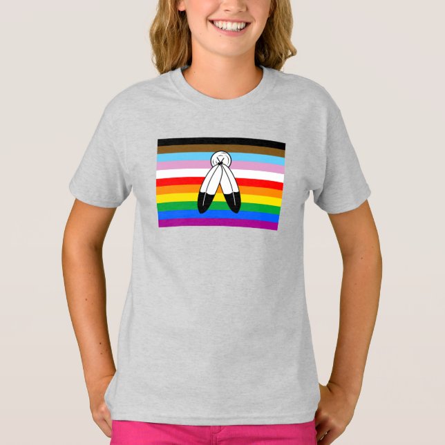 Two-Spirit HBTQ+ Progress Pride Flagga T Shirt (Framsida)