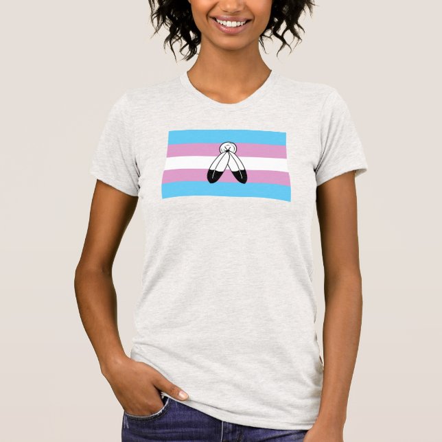 Two-Spirit Trans Pride Flagga T Shirt (Framsida)