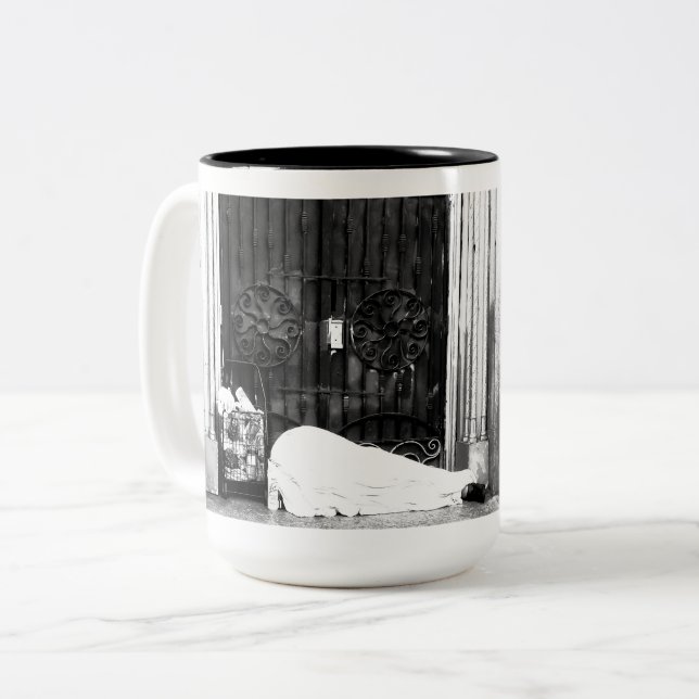Two-Tone Mug, 15 oz Recovery and Resilience Två-Tonad Mugg (Framsida vänster)